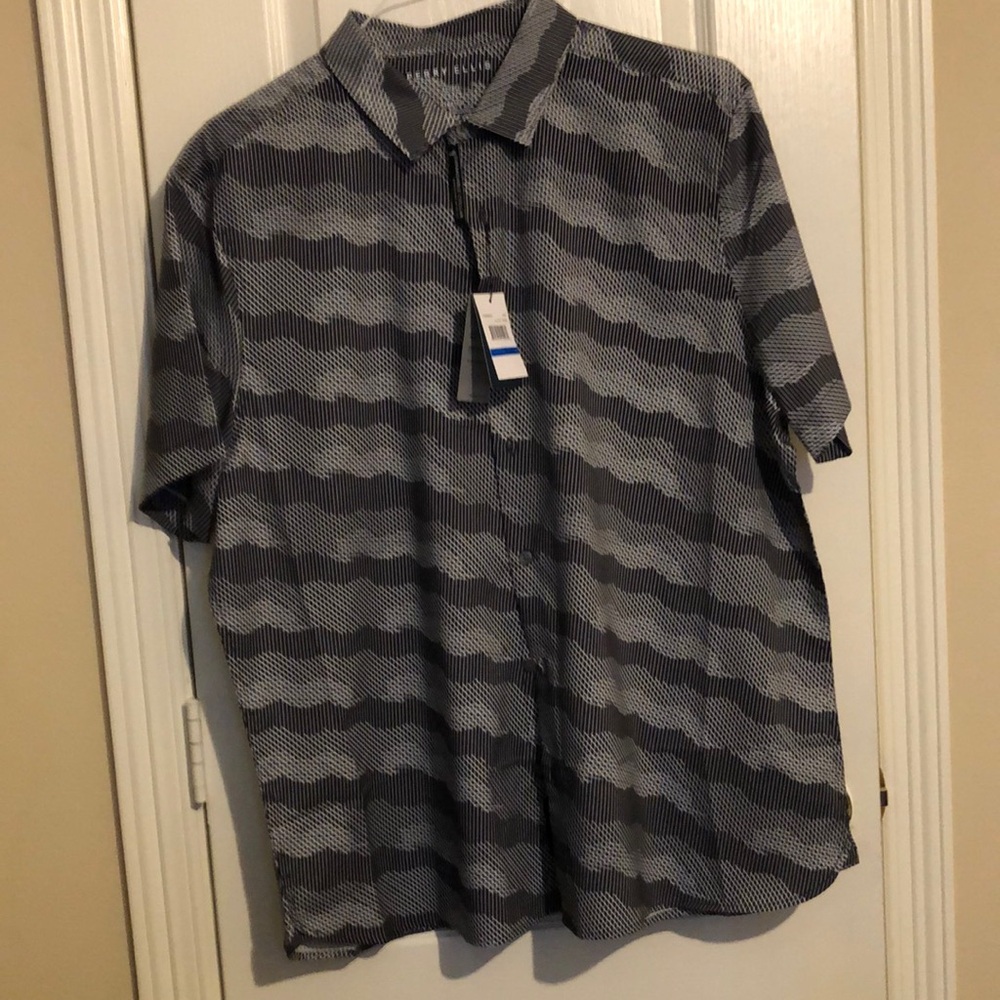 NWT PERRY ELLIS Men’s Shirt . Size XL